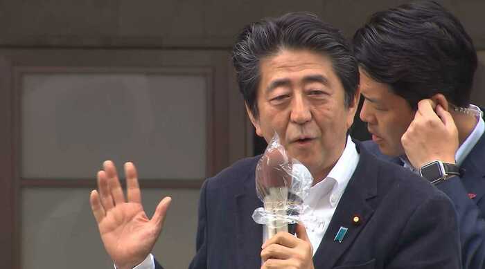 安倍首相の街頭演説を警護するSP(7月20日・大宮駅)