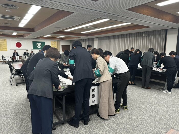 開票の様子