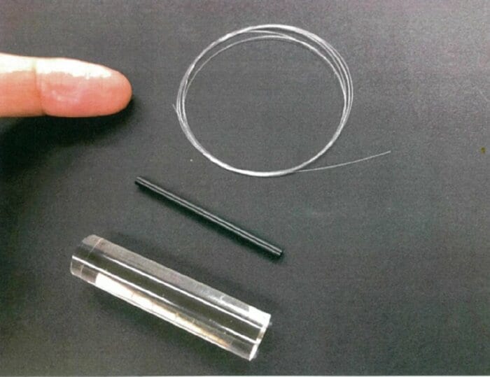 屈折率分布型プラスチック光ファイバー(GI型POF)レンズ(画像提供:慶應義塾大学 小池康博教授)