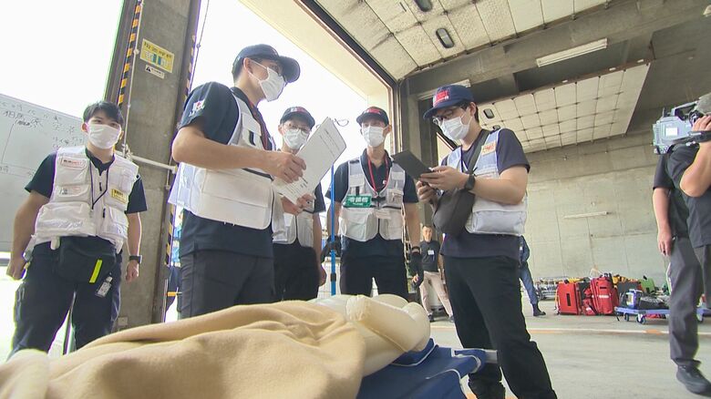 災害時ケガ人などを航空機で搬送 災害派遣医療チームDMATが新潟空港でSCU訓練「冬場の対応など引き出し増やすことが課題」｜FNNプライムオンライン
