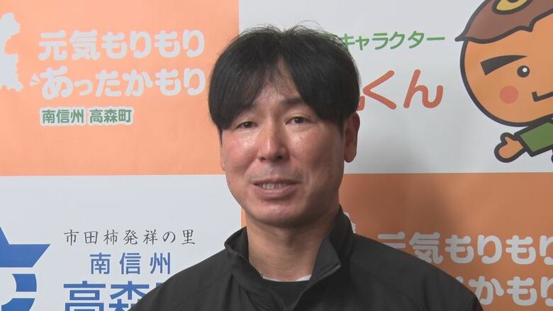 「ミラノであきらめないプレーを」　パラアイスホッケー日本代表熊谷選手が出場権獲得を報告　長野・高森町マスコットキャラクター・柿丸くんのタオル受け取り「外国人に人気なんです」｜FNNプライムオンライン