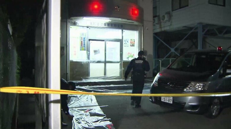 現場から交番までの間には血痕が点々…10代少女刺され死亡　血が付いた服で交番訪れた20代くらいの男を確保　さいたま市｜FNNプライムオンライン
