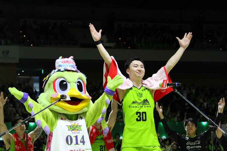 【レバンガ北海道】富永啓生7本の3Pで25得点！激戦を制し4連勝！「接戦の試合を勝ちきれたことは大きい」｜FNNプライムオンライン