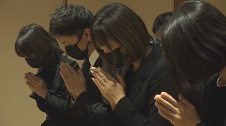 諸井さんの通夜　妻や子どもたちが見送った