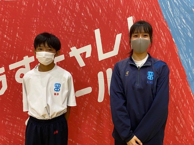 3年生の大河内さん（右）と1年生の藤澤さん（左）