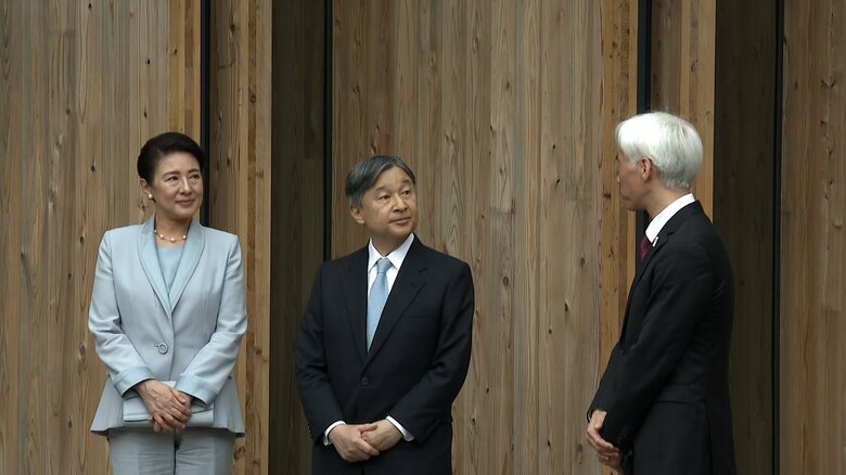 「日本館」を視察される両陛下（2025年4月11日）