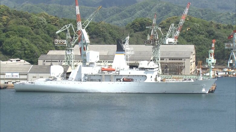 後部に2つ巨大な「コブラキング」レーダー・アンテナを持つ「ハワード・O・ロレンツェン」（資料写真）