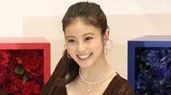 今田美桜　透かし編みカーディガンでスカウトされた場所“天神”に登場　思い出の地で青春時代を振り返る