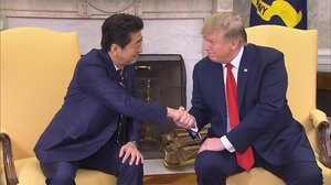 トランプ氏から安倍氏に勲章 功績をたたえて授与