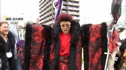 振り袖にスノーブーツ姿の人も…「冬の嵐」が3連休直撃　北九州「二十歳のつどい」は“恒例”ド派手衣装