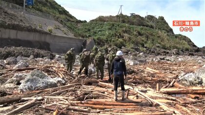 【能登豪雨】土砂や倒木ひしめく中、孤立集落に向かう自衛隊に密着 「目の前を土砂が…」XでのSOS発信で救出された大学生