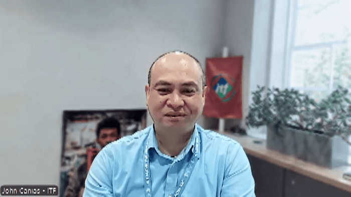 フィリピン出身の元船員で、海事オペレーションの調整を担うジョン・カニアス氏