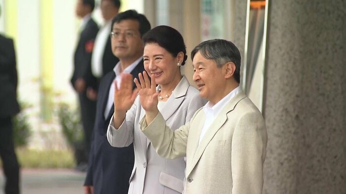 佐賀空港に到着された両陛下(2024年10月5日)