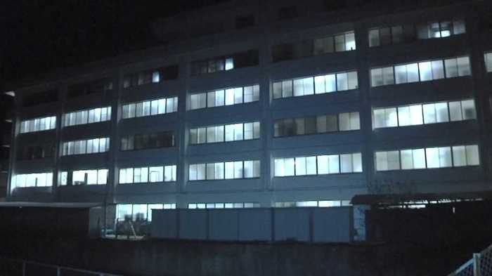 “塀のない刑務所”から受刑者が脱走 住民は不安な時を過ごす