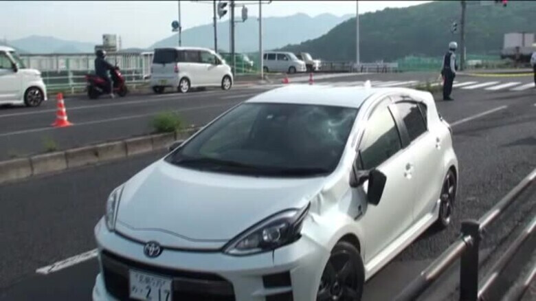 男性が車にはねられ意識不明　横断歩道を渡っていて事故に　広島市東区の県道｜FNNプライムオンライン