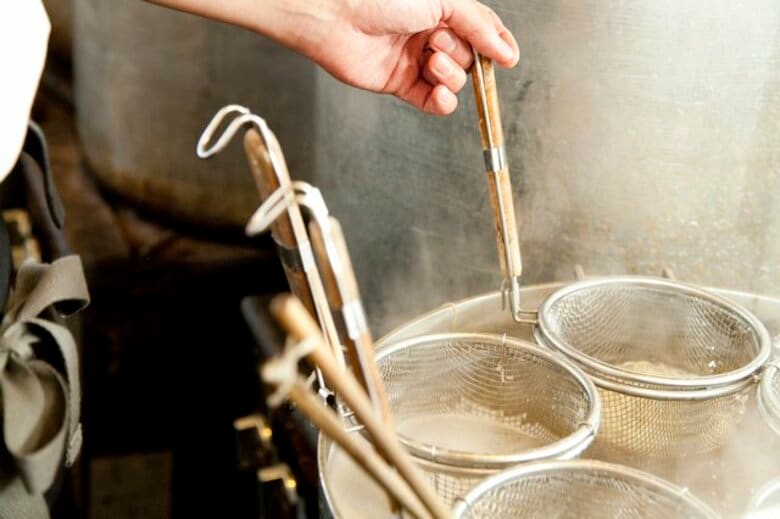 「ラーメン店」倒産、前年比3割超の急増 過去最多を大幅更新 ラーメン店の3割が「赤字」経営、原材料コスト高が痛