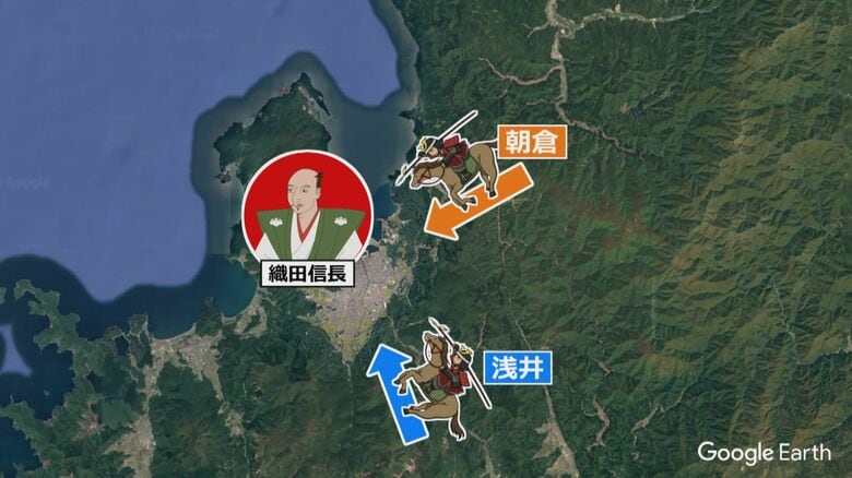 挟み撃ちになった信長軍