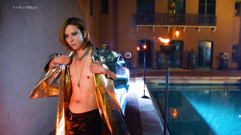 まさに芸術…目を奪うYOSHIKIの筋肉美 28年ぶりの写真集発売へ