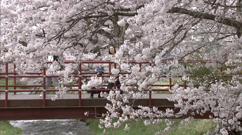 川のせせらぎを聞きながら