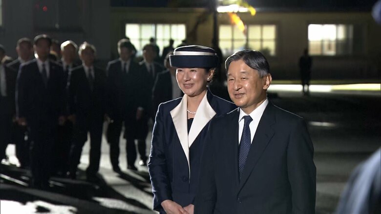 硫黄島を後にされる天皇皇后両陛下