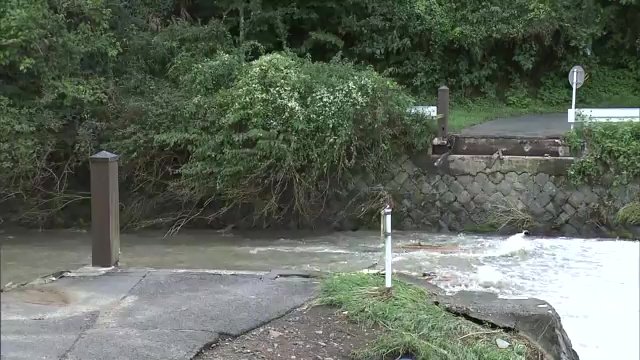 住民が使っていた橋が流される