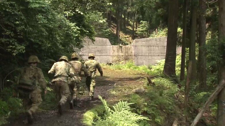 2021年 砲弾の捜索を行う自衛隊