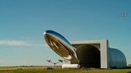 “空飛ぶ基地局”で災害時の課題解決 情報遮断防ぐ新技術 日本メディア初取材