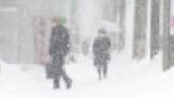 【気温乱高下】積雪も帳尻合って73センチに 札幌は3月中旬並みの暖かさから一転して吹雪 路面は＂水たまり→圧雪→凍結＂に変化で市民も困惑 北海道札幌市
