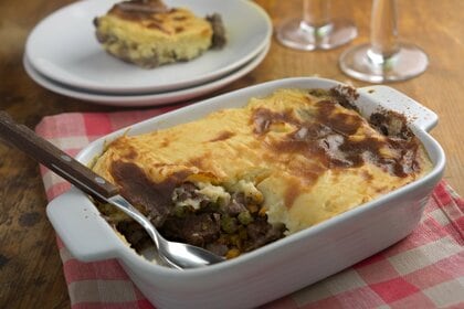 天皇陛下が愛する思い出の味「シェパーズパイ」ラムひき肉煮込みマッシュポテトのせ…イギリス大使館のシェフが明かす