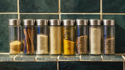 唐辛子にも?スパイスに虫やダニがわく!?保存は常温ではなく密閉して冷蔵庫へ…引き寄せられる理由は「におい」だった