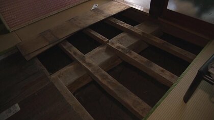 30棟以上が「めちゃくちゃに」 家の中に大量の土砂が…床下にも20cm堆積 復旧に時間かかる見通し【佐賀発】