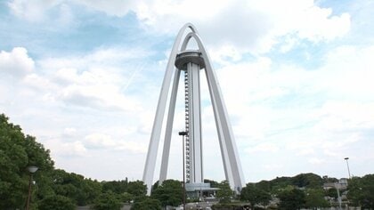 26年続く縦20m×横100mの「巨大気温グラフ」　展望タワーから見られる地元名物【愛知発】