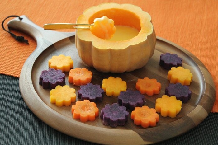 ハロウィーンの食卓を盛り上げるチーズフォンデュはいかが？