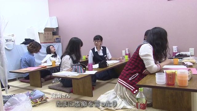 2015年、当時15歳・高校1年生の瑠南さん(左から2人目)