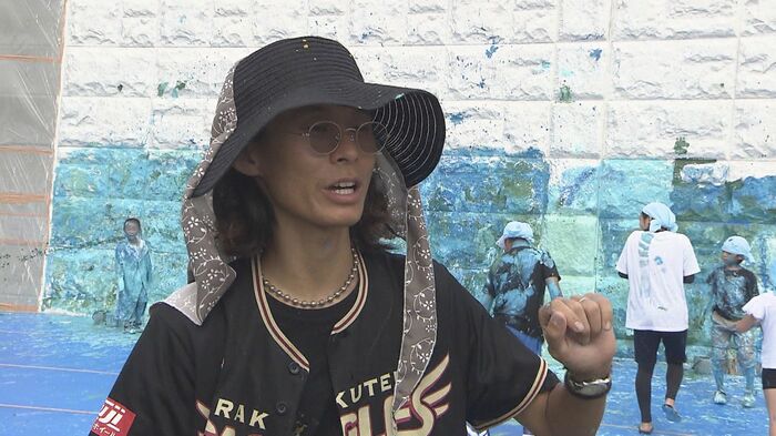 壁画を手掛ける芸術家・安井鷹之介さん