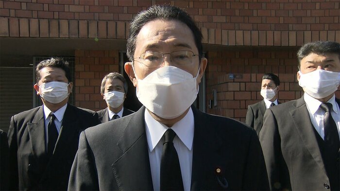 弔問後、取材に応じる岸田首相(11時半すぎ 都内)