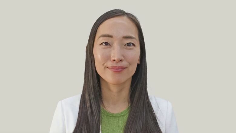富士見町長選で新人の渡辺葉さんが初当選　長野県内最年少に並ぶ36歳　県内の首長選挙で女性の当選は3人目｜FNNプライムオンライン