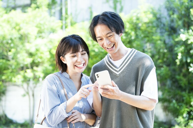 【オミカレ婚活実態調査】旅行費用はどっちが負担する?男性全額負担はバブルの価値観!?「旅行で仲を深めたい」男性と「信頼関係ができてから旅行したい」女性の意識差とは