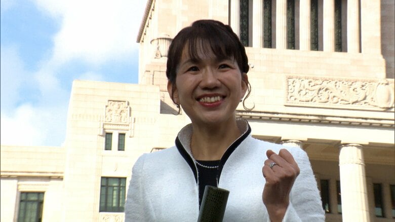 参政・豊田真由子政調会長が登院「生まれ変わった気持ちで」9年ぶり国政復帰｜FNNプライムオンライン