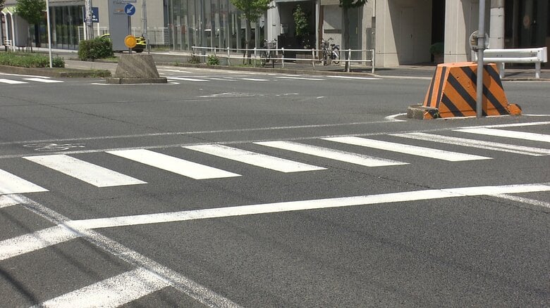 車側の信号は“青”か…交差点で横断歩道を渡っていた76歳男性が軽自動車にはねられる 意識不明の状態で搬送も死亡｜FNNプライムオンライン