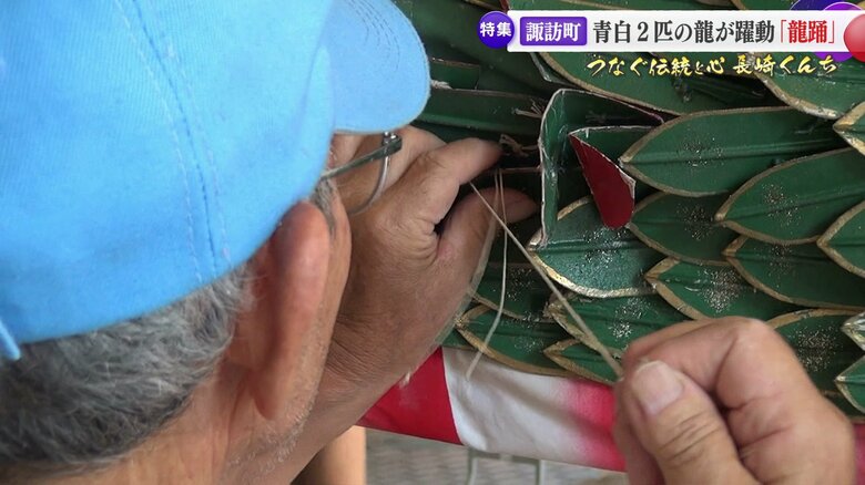 手作業で丁寧に仕上げる