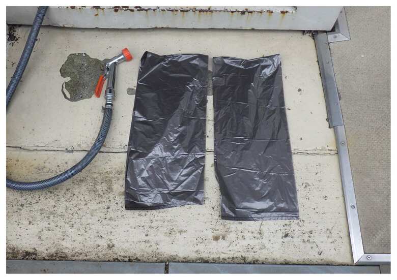 家庭用ゴミ袋と水（ホース）だけ（草加市HP）