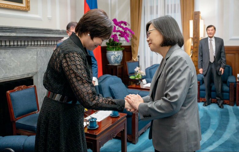 19日、台湾総統府を訪問し蔡総統と面会した昭恵さん（蔡英文総統の公式ツイッターより）