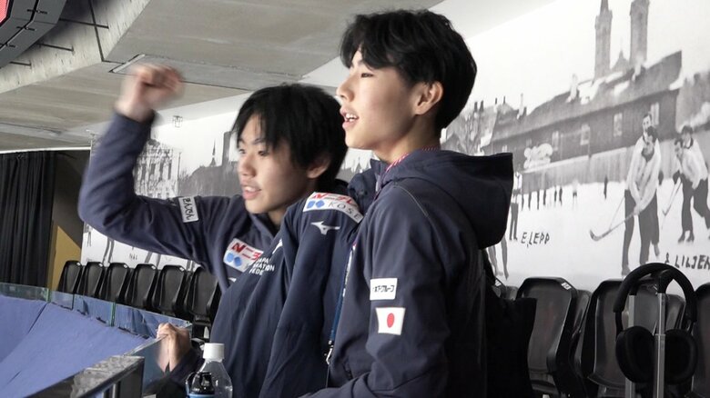 中田を応援する蛯原、西野