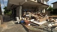 【映像】1階の柱が斜めになり鉄筋がむき出し　倒壊の危険も　震度7観測の熊本・宇城市で建物に大きな被害