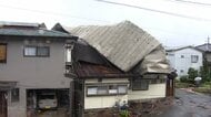 「風の音がすごかった」ゲリラ雷雨でアパートの屋根吹き飛ぶ　隣家に覆いかぶさる被害もけが人なし　長野市