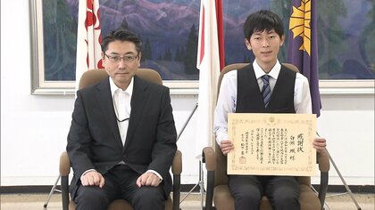 「助けを呼ぶ声に考えるよりも先に行動した」　川で溺れた男性を救助した20歳の男性2人に感謝状　埼玉県警
