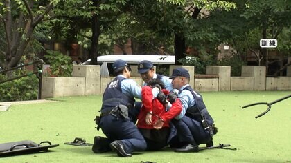 トクリュウ凶悪犯罪を未然防止へ　不審者情報をもとに強盗用の凶器受け渡しを制圧する緊急訓練　警視庁