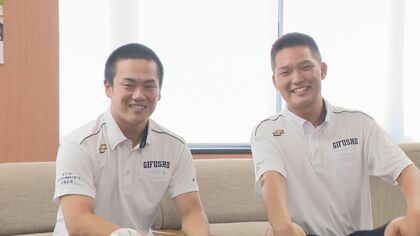 左手のハンディ乗り越え…夏の甲子園で活躍した県立岐阜商業の横山選手ら 生まれ育った各務原市で笑顔の報告