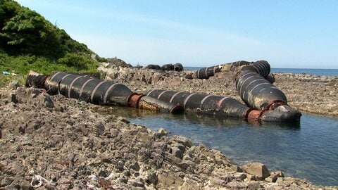 海岸に漂着した150ｍ巨大ホースの撤去作業始まる　費用5000万円かかる見通し　石川・志賀町